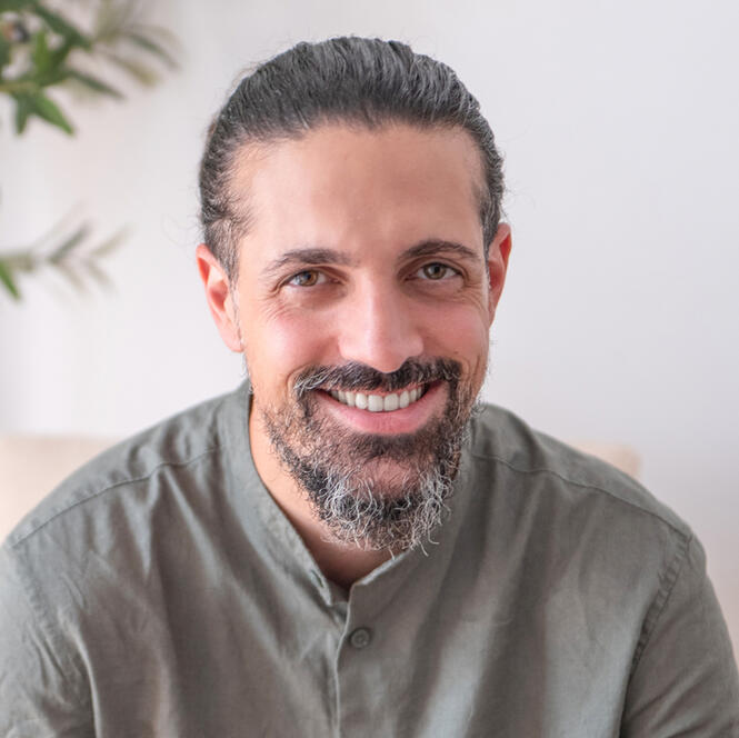 Román Santos, psicólogo de Esencia